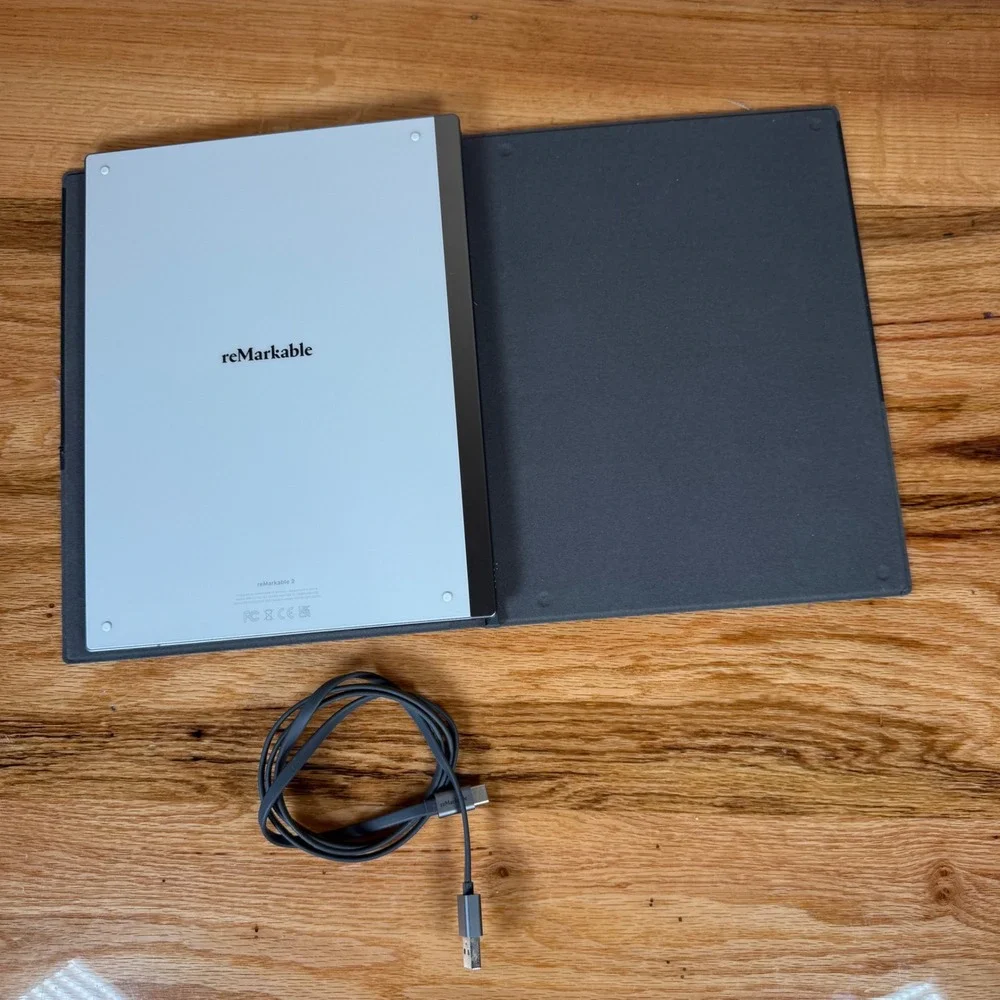reMarkable 2 Bundle Model RM110B 8GB Tablet With Case